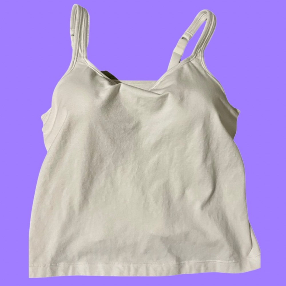 Bali white camisole with built in underwire bra size 40D